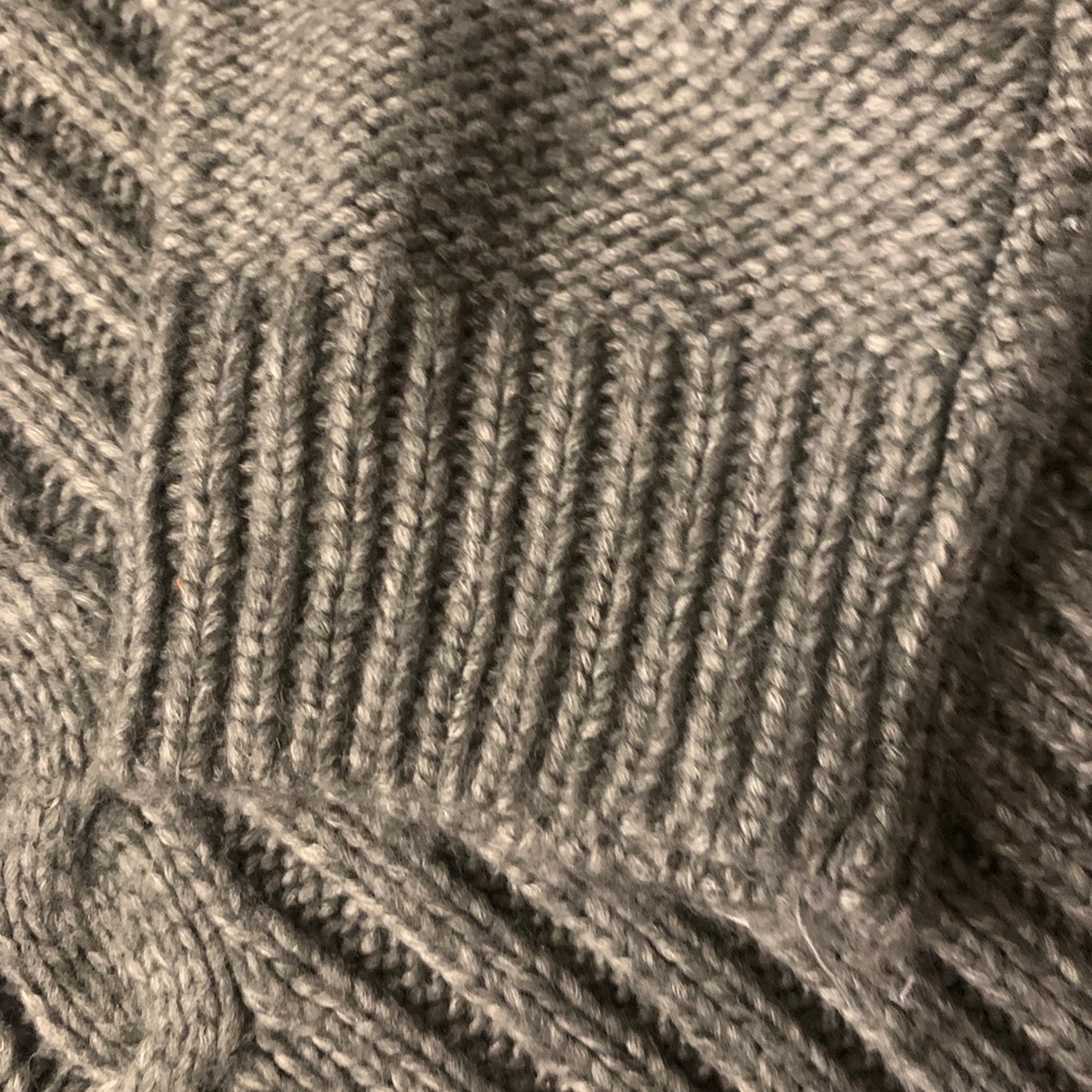 Simply Vera Sweater - Picture 7 of 8